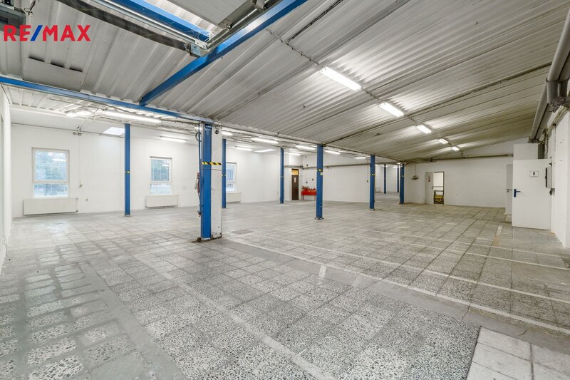 Pronájem skladového prostoru 786 m² Lázně Toušeň, okres Praha-východ