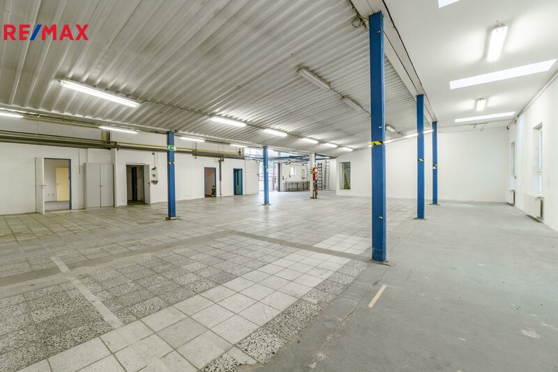 Pronájem skladového prostoru 786 m² Lázně Toušeň, okres Praha-východ