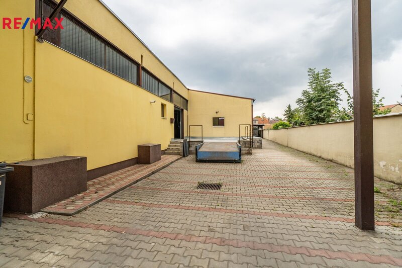 Pronájem skladového prostoru 786 m² Lázně Toušeň, okres Praha-východ